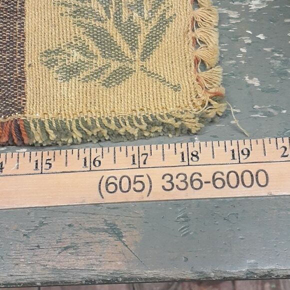 3 pc.bundle of Vintage ceramic cornacopia, (florals-no charge) and 2 placemats - Picture 6 of 12